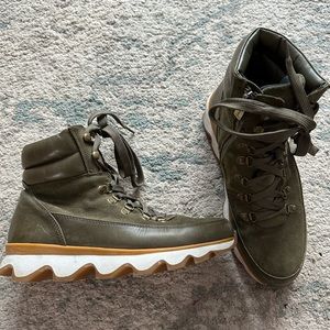 Blondo Shaker waterproof boots olive green